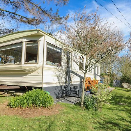Fron Dderw Caravan Holyhead Exterior photo