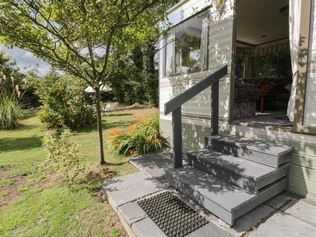 Fron Dderw Caravan Holyhead Exterior photo