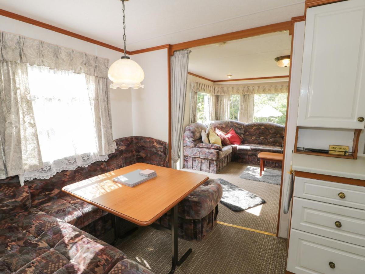Fron Dderw Caravan Holyhead Exterior photo
