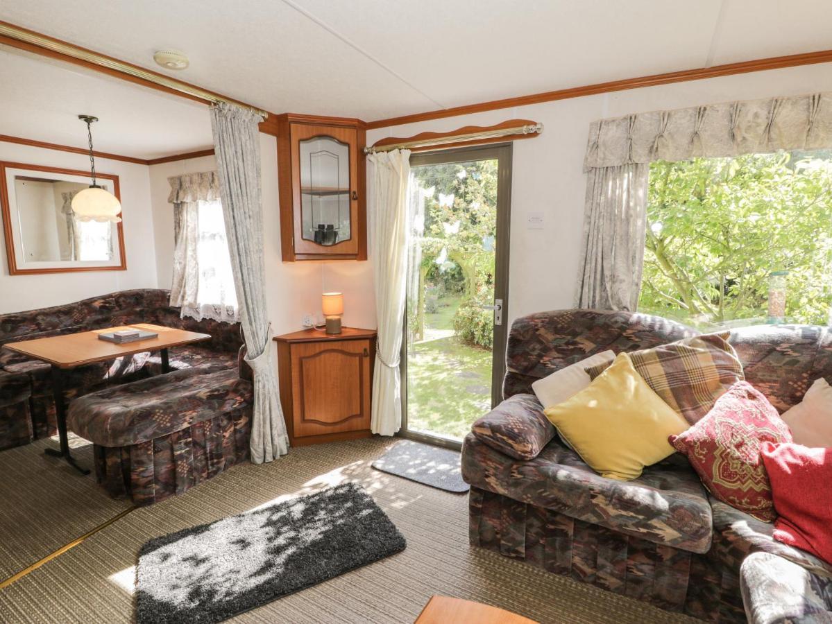 Fron Dderw Caravan Holyhead Exterior photo