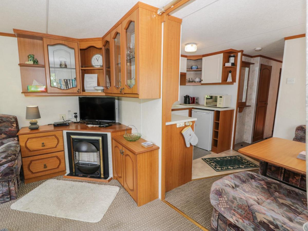 Fron Dderw Caravan Holyhead Exterior photo
