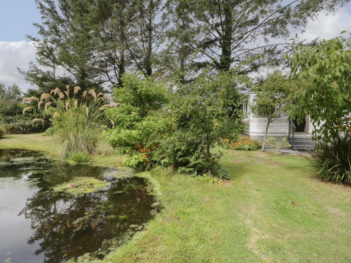 Fron Dderw Caravan Holyhead Exterior photo