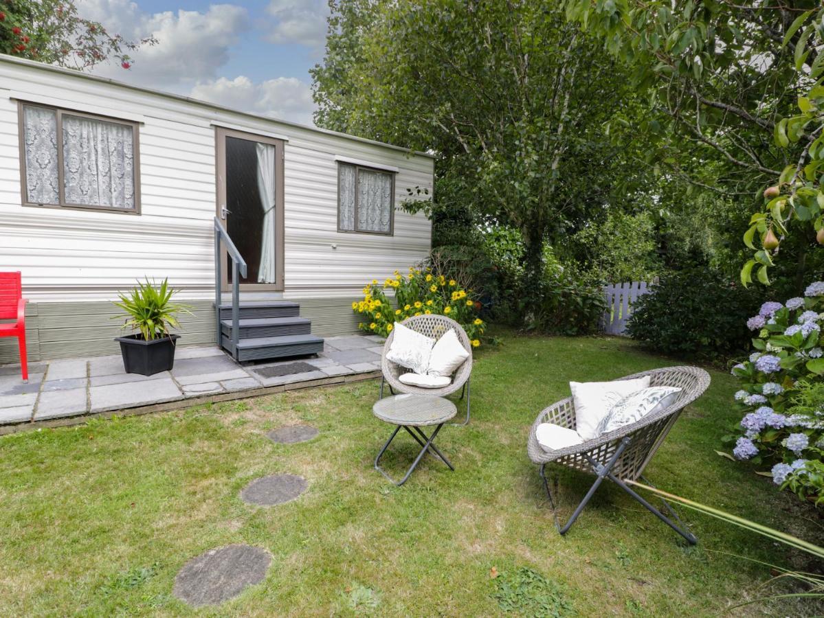 Fron Dderw Caravan Holyhead Exterior photo