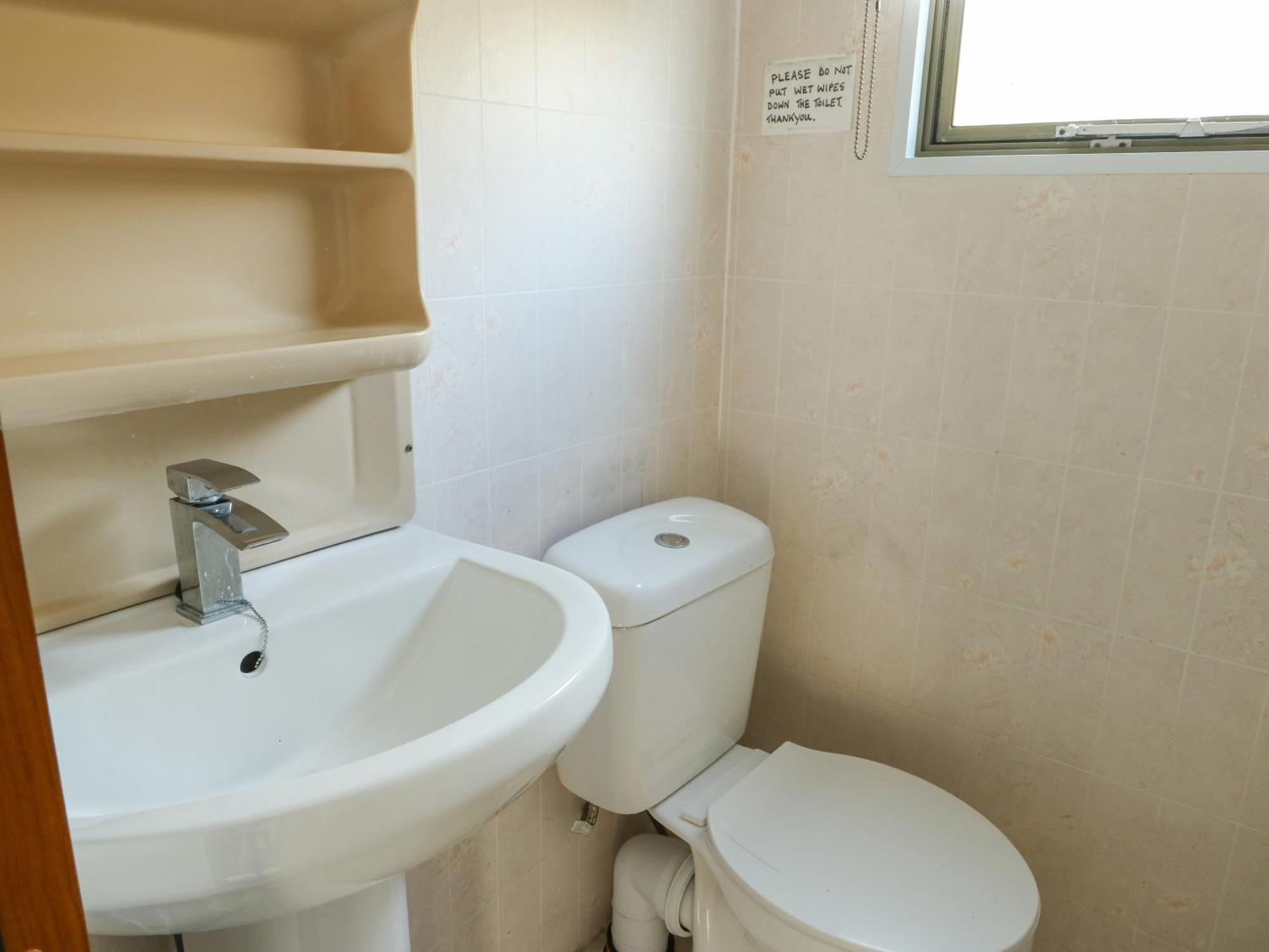 Fron Dderw Caravan Holyhead Exterior photo